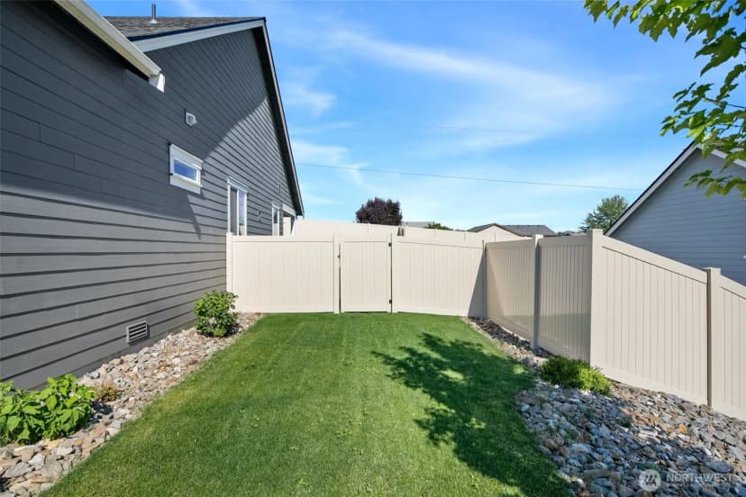Property photo for 639 S Kent Avenue, East Wenatchee photo 34