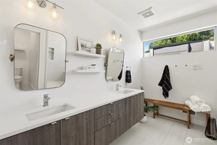Property photo for 5507 20th Avenue S, Seattle photo 19