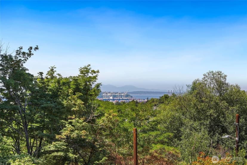 Property photo for 5507 20th Avenue S, Seattle photo 31