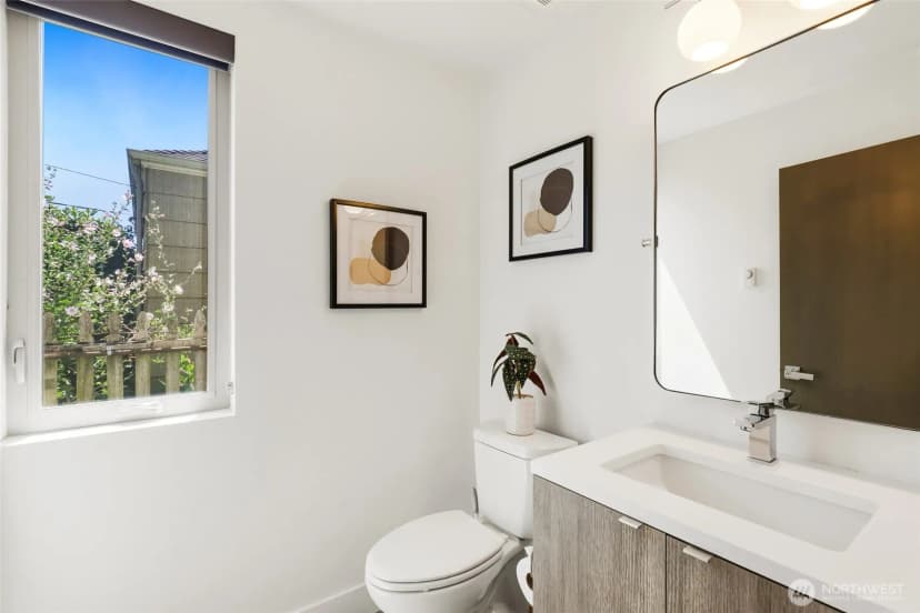 Property photo for 5507 20th Avenue S, Seattle photo 16