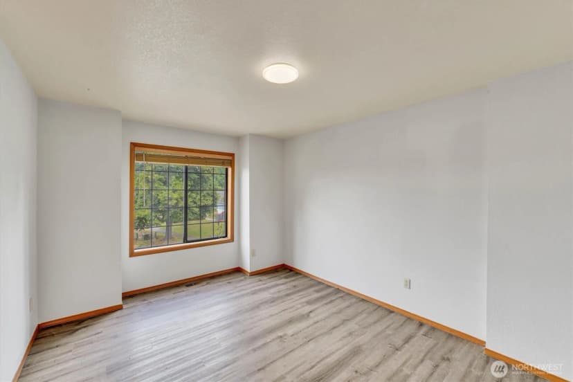 Property photo for 205 Spring Place, Enumclaw photo 23