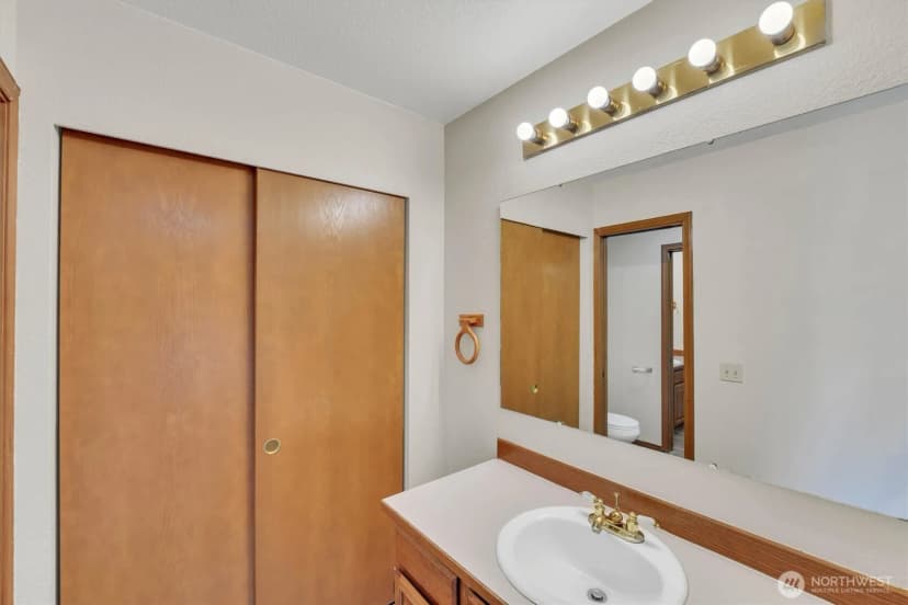 Property photo for 205 Spring Place, Enumclaw photo 30
