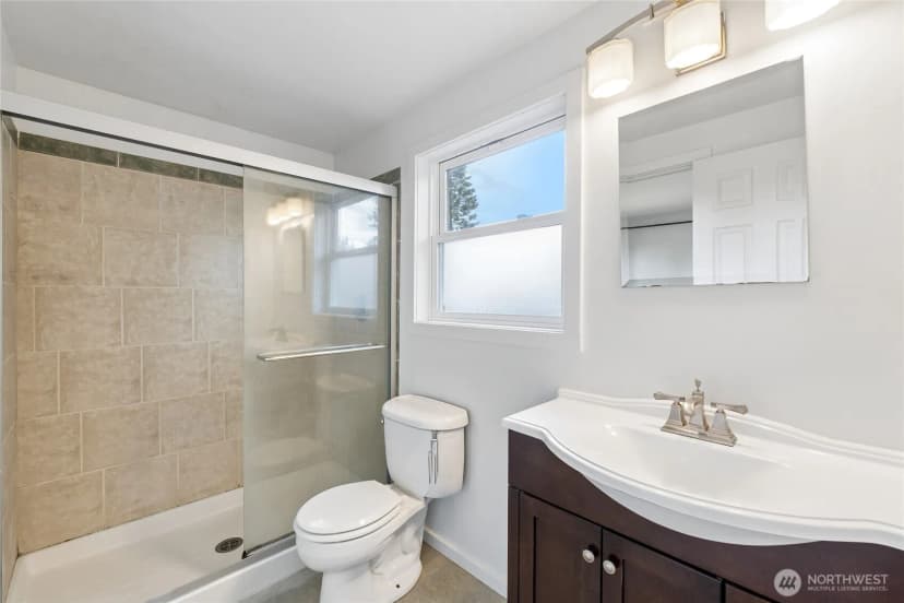 Property photo for 1033 151st Avenue Se, Bellevue photo 26