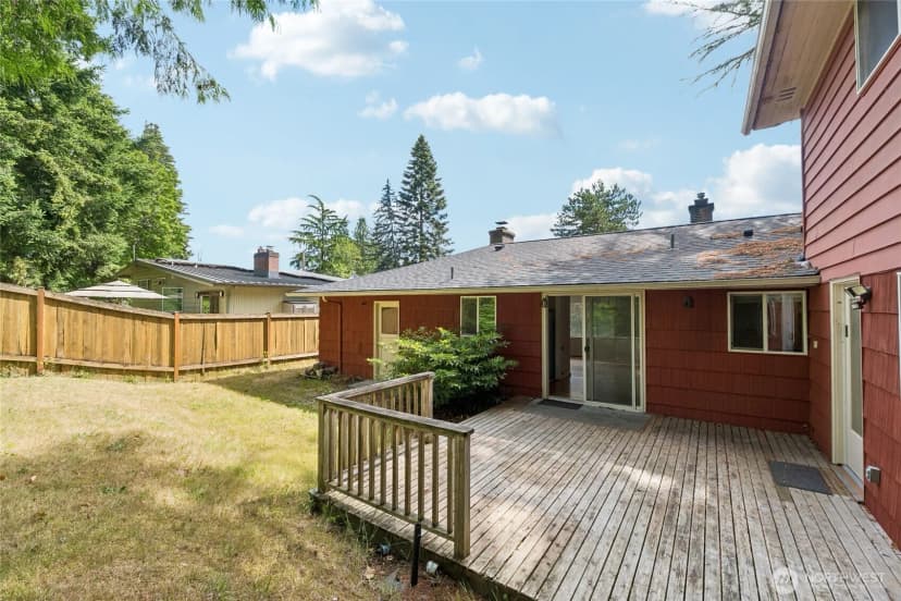Property photo for 1033 151st Avenue Se, Bellevue photo 29