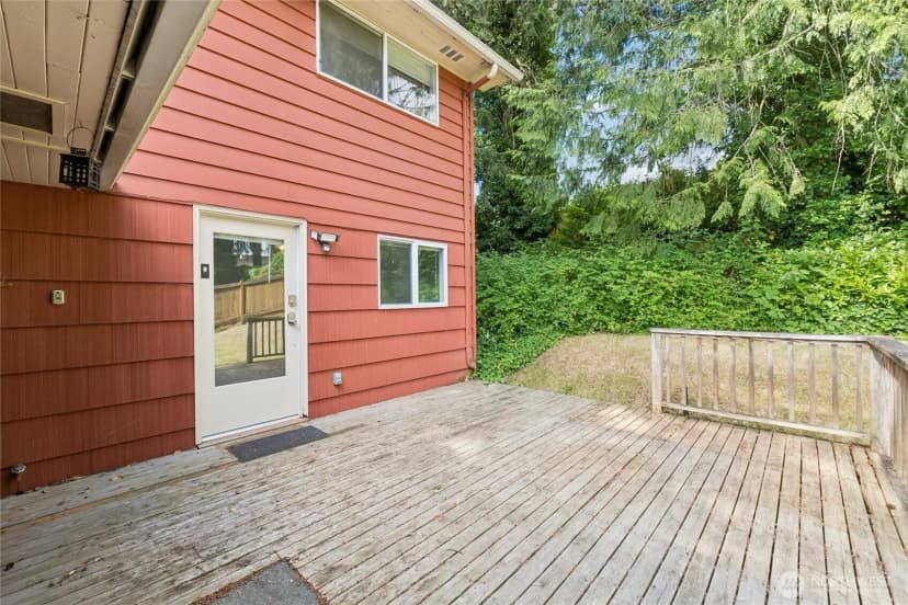 Property photo for 1033 151st Avenue Se, Bellevue photo 27