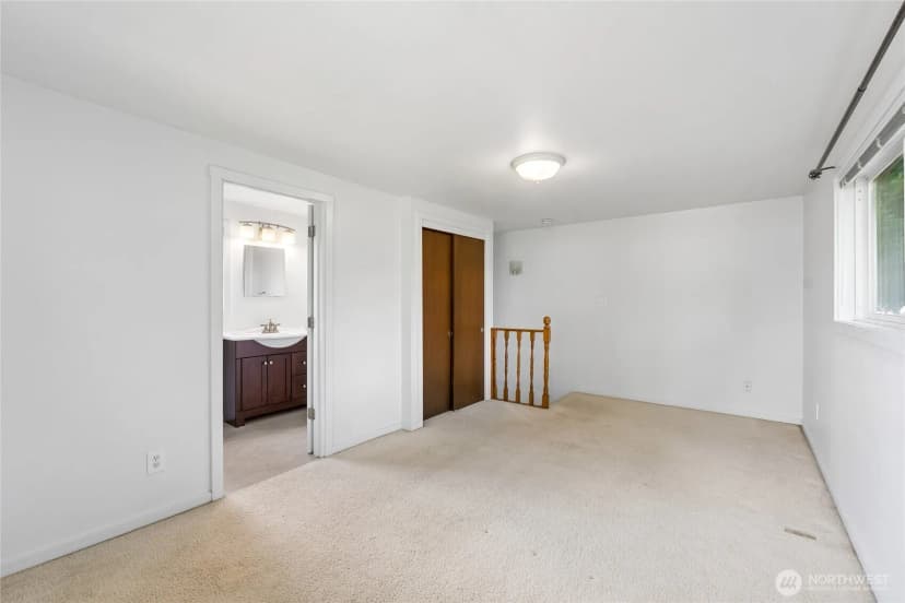Property photo for 1033 151st Avenue Se, Bellevue photo 25