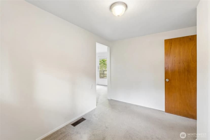 Property photo for 1033 151st Avenue Se, Bellevue photo 20