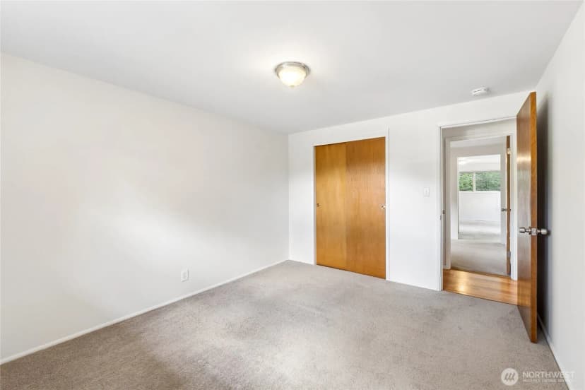Property photo for 1033 151st Avenue Se, Bellevue photo 19