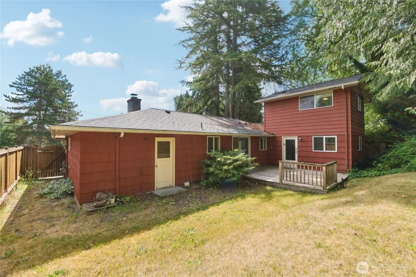 Property photo for 1033 151st Avenue Se, Bellevue photo 30