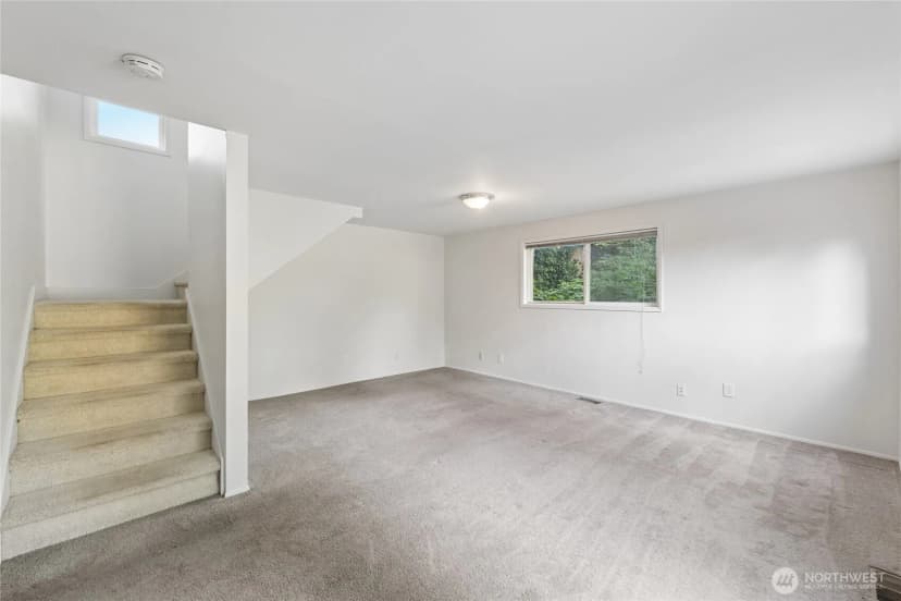 Property photo for 1033 151st Avenue Se, Bellevue photo 21