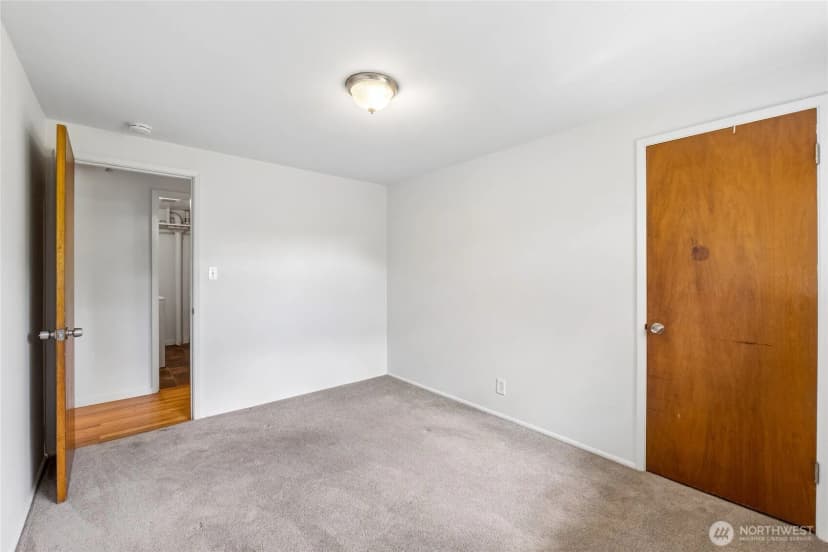 Property photo for 1033 151st Avenue Se, Bellevue photo 17