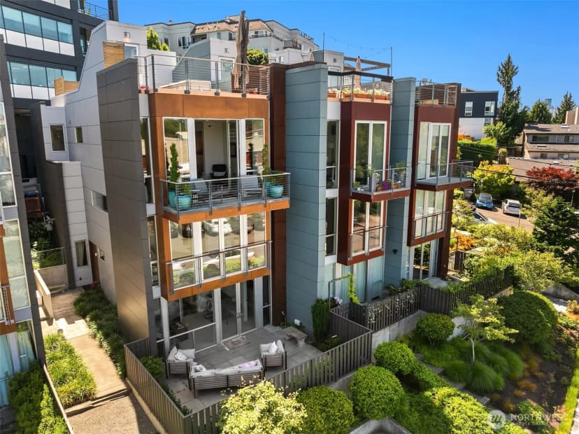 Property photo for 2804 Fairview Avenue E, Seattle photo 4