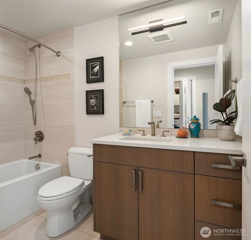 Property photo for 2804 Fairview Avenue E, Seattle photo 9