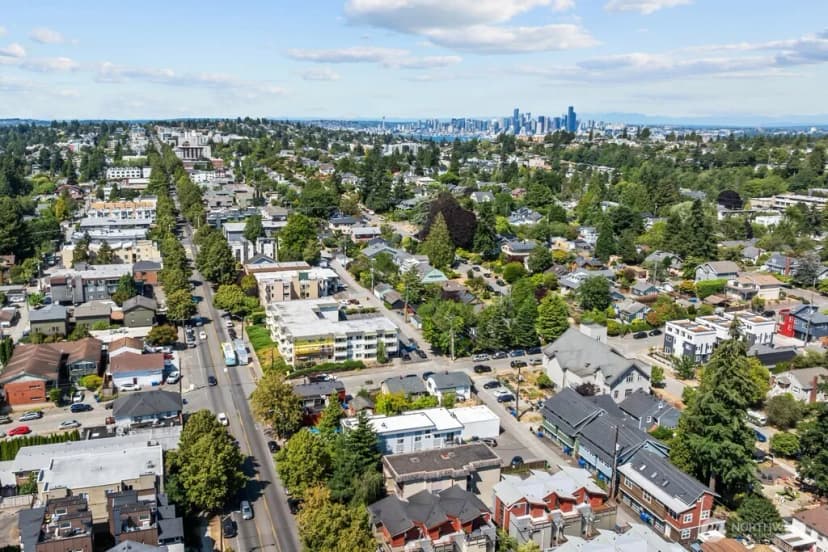 Property photo for 5912 California Avenue Sw #201, Seattle photo 32