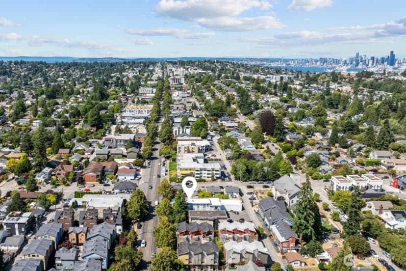 Property photo for 5912 California Avenue Sw #201, Seattle photo 34