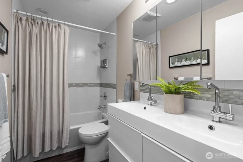 Property photo for 5912 California Avenue Sw #201, Seattle photo 25
