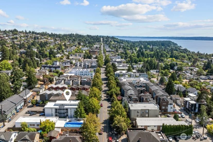 Property photo for 5912 California Avenue Sw #201, Seattle photo 3