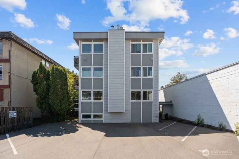 Property photo for 5912 California Avenue Sw #201, Seattle photo 30