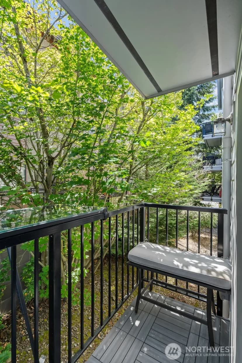 Property photo for 5912 California Avenue Sw #201, Seattle photo 15