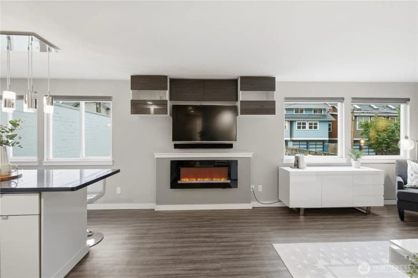 Property photo for 5912 California Avenue Sw #201, Seattle photo 11