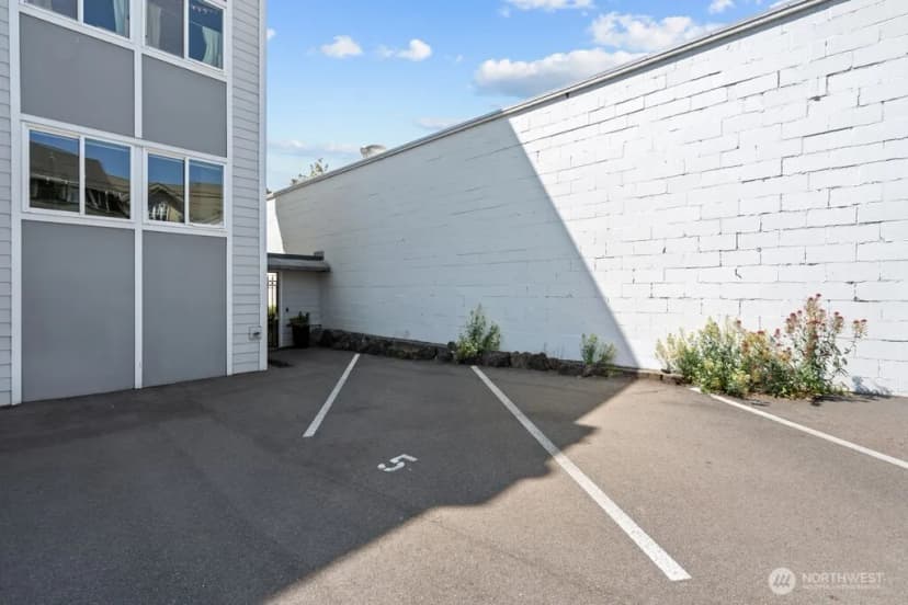 Property photo for 5912 California Avenue Sw #201, Seattle photo 29