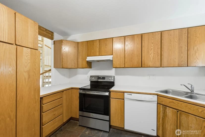 Property photo for 16524 35th Avenue Ne, Lake Forest Park photo 10