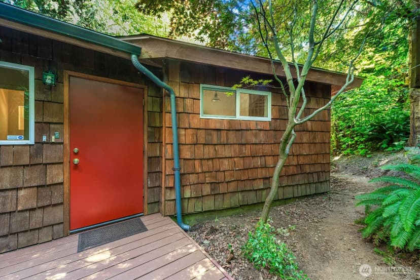 Property photo for 16524 35th Avenue Ne, Lake Forest Park photo 4