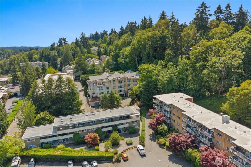 Property photo for 7549 Se 29th Street #103, Mercer Island photo 39