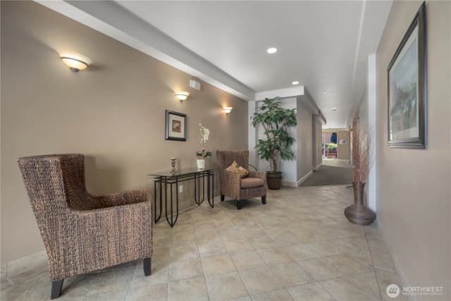 Property photo for 7549 Se 29th Street #103, Mercer Island photo 4