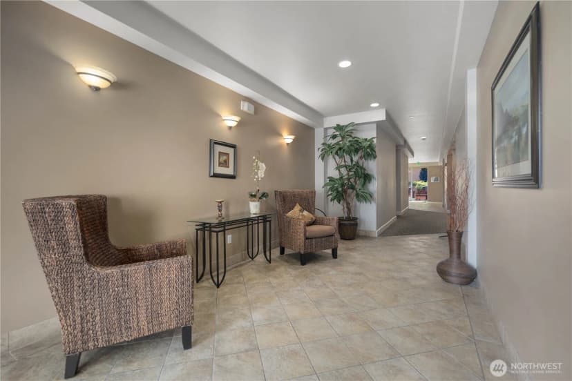 Property photo for 7549 Se 29th Street #103, Mercer Island photo 4