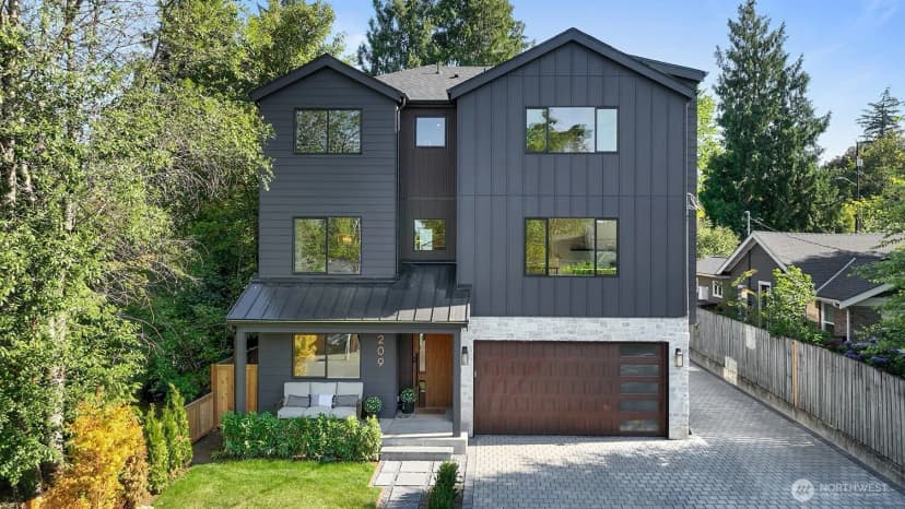 Property photo for 3209 Ne 94th Street, Seattle