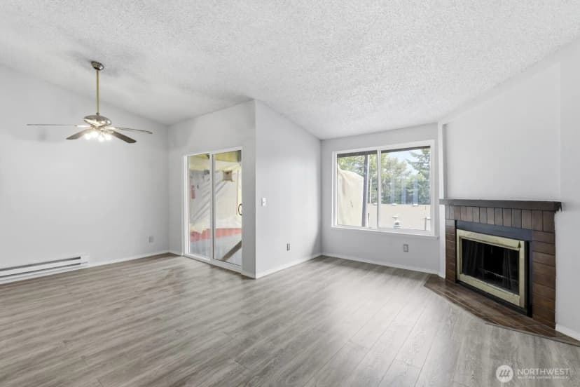 Property photo for 4002 S 158th Street, Tukwila photo 2