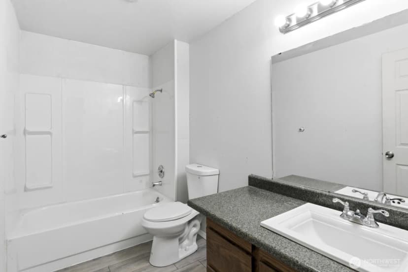 Property photo for 4002 S 158th Street, Tukwila photo 14