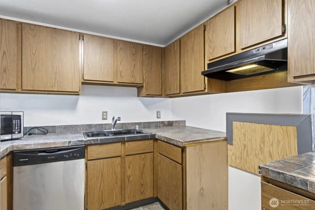 Property photo for 4002 S 158th Street, Tukwila photo 5