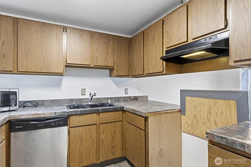 Property photo for 4002 S 158th Street, Tukwila photo 5