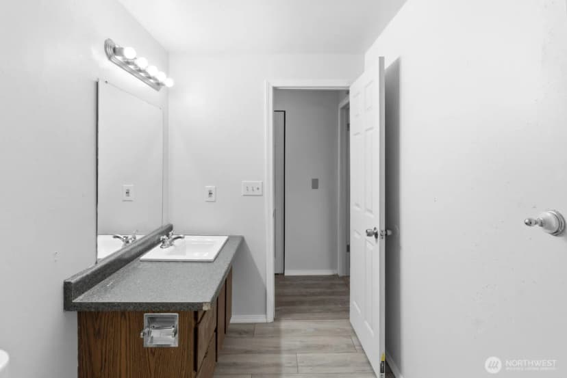 Property photo for 4002 S 158th Street, Tukwila photo 15