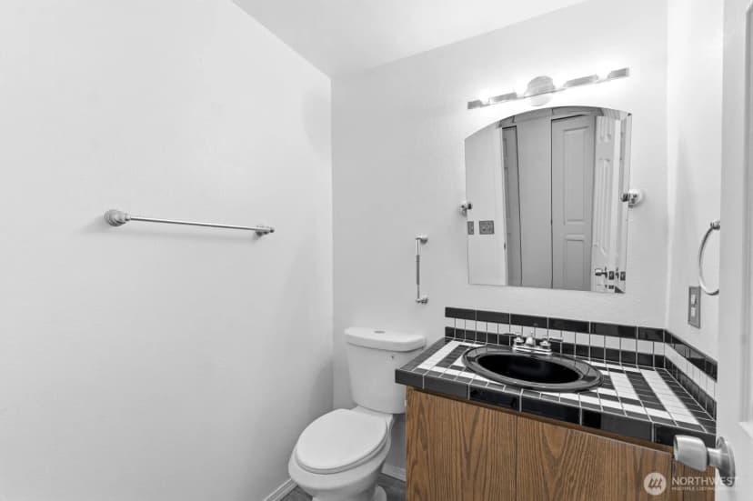 Property photo for 4002 S 158th Street, Tukwila photo 10