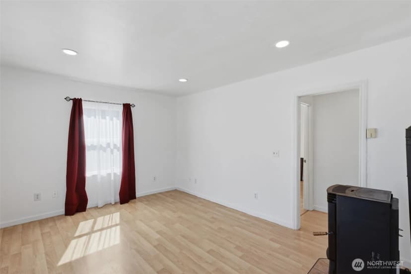 Property photo for 1812 23rd Street, Everett photo 11