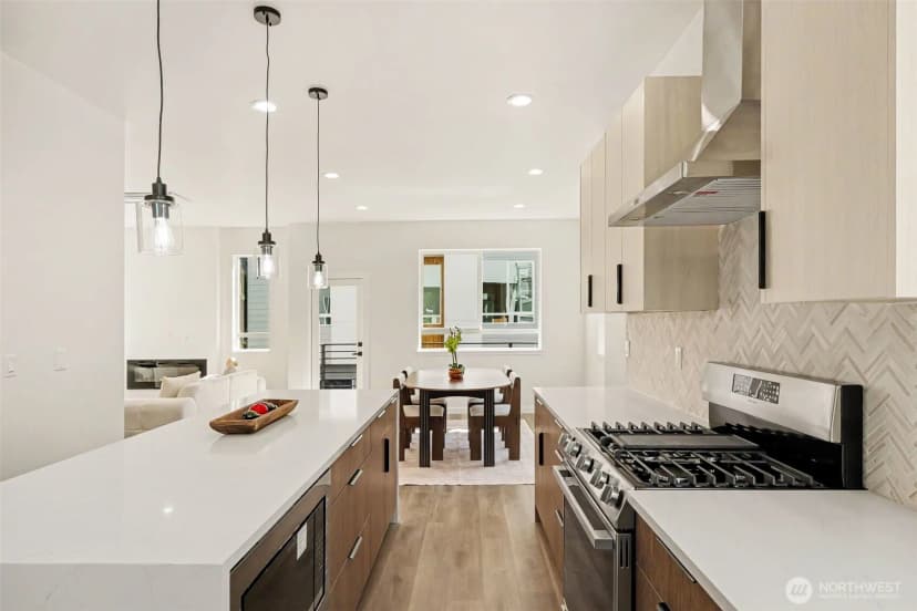 Property photo for 7776 Highland Park Way Sw #a, Seattle photo 10