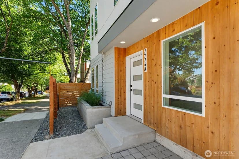 Property photo for 7776 Highland Park Way Sw #a, Seattle photo 3