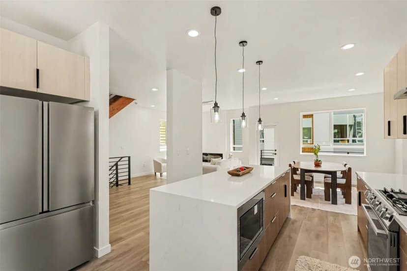 Property photo for 7776 Highland Park Way Sw #a, Seattle photo 11