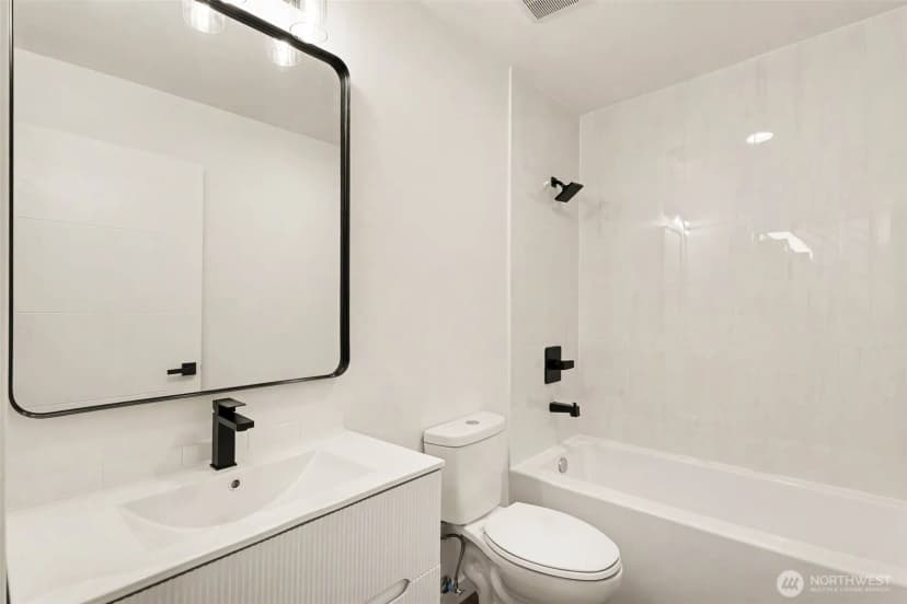 Property photo for 7776 Highland Park Way Sw #a, Seattle photo 18