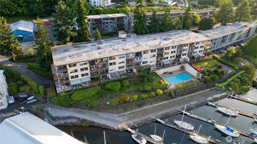 Property photo for 3100 W Commodore Way #305, Seattle photo 37