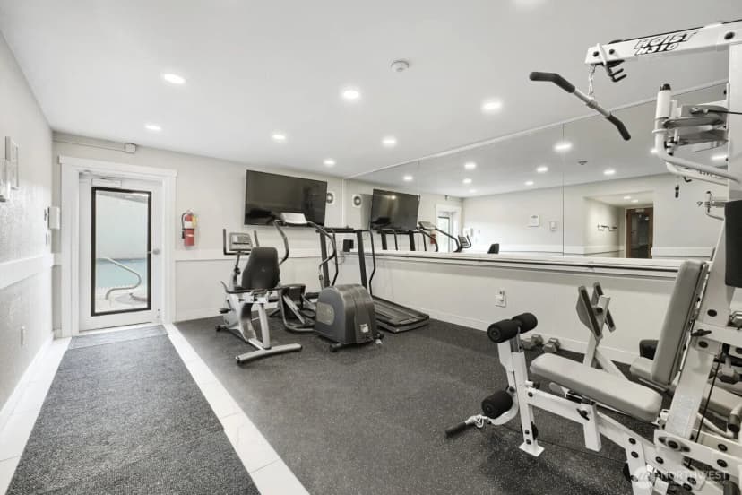 Property photo for 3100 W Commodore Way #305, Seattle photo 32