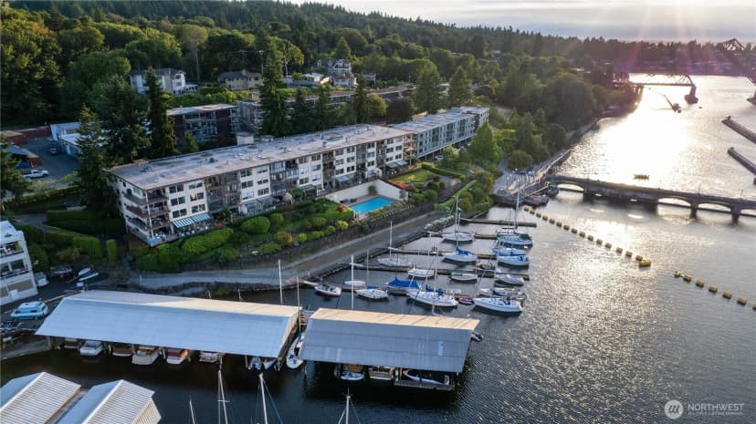 Property photo for 3100 W Commodore Way #305, Seattle photo 38