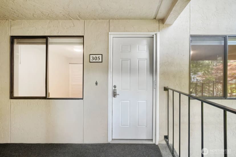Property photo for 3100 W Commodore Way #305, Seattle photo 6