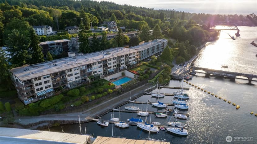 Property photo for 3100 W Commodore Way #305, Seattle photo 39