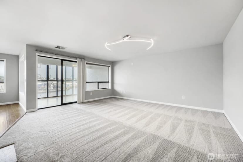 Property photo for 3100 W Commodore Way #305, Seattle photo 11