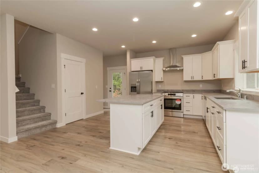 Property photo for 21649 Clear Lake Boulevard Se, Yelm photo 13