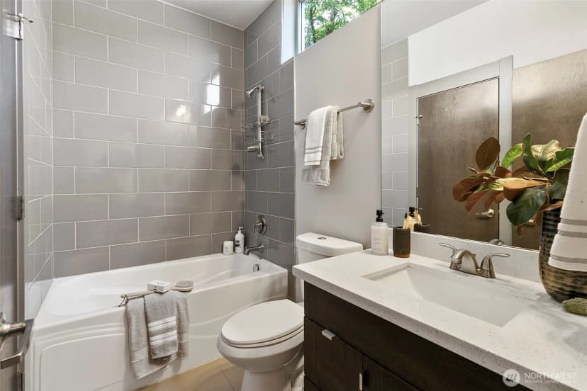 Property photo for 310 21st Avenue #a, Seattle photo 12